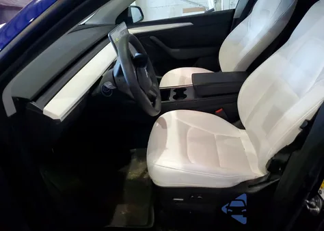 2023 Tesla Model Y z USA, uszkodzony, nr VIN 7SAYGAEE8PF583716